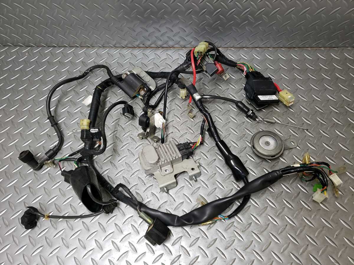 1265 スーパーカブ50 FI AA01 メインハーネス CDI イグニッションコイル レギュレーター ウインカーリレーなど 12V ホンダ_画像1