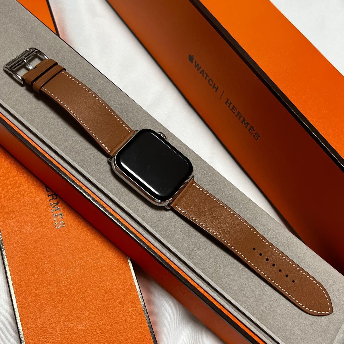 【極美品】HERMES（エルメス）Apple watch series 8