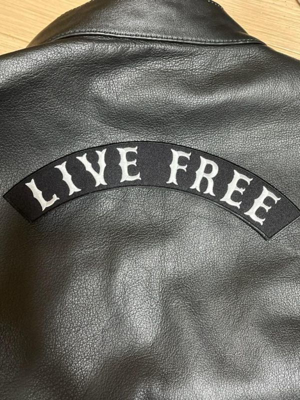 大きいワッペン★自由に生きる★LIVE FREE★革ジャンの背中などに_画像2