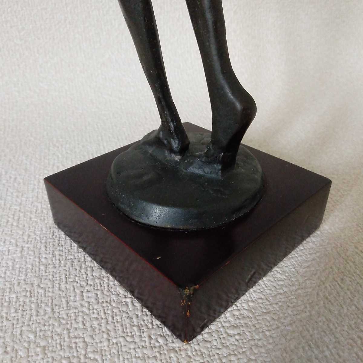 笛を吹く女性 ブロンズ像 台座付 総重量 オブジェ 置物 青銅製 MADE IN KOREA「韓国製」 _画像7