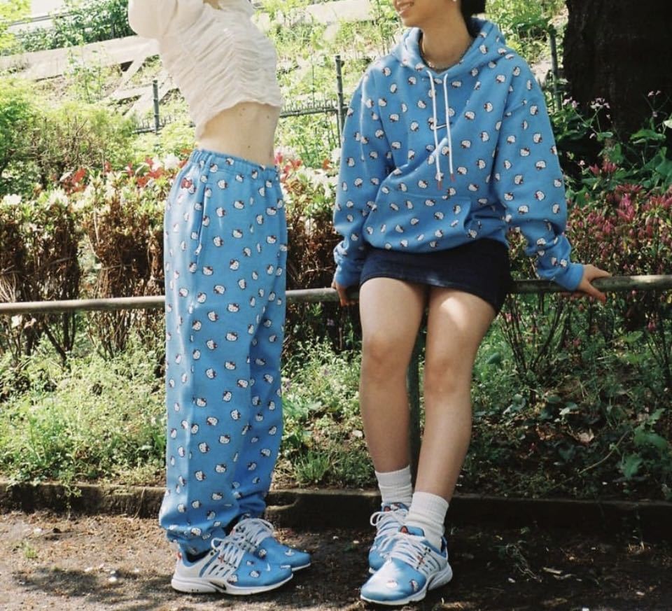 購入国内正規品 XL 新品 NIKE ナイキ x ハローキティ コラボ 上下