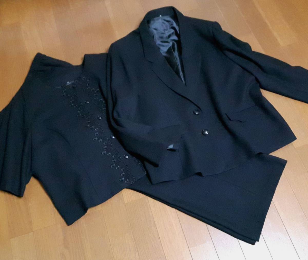 ◇新品31号◇高品質*礼服*ブラックフォーマル*アンサンブルパンツスーツ3点*大きいサイズ*SORITEAL*