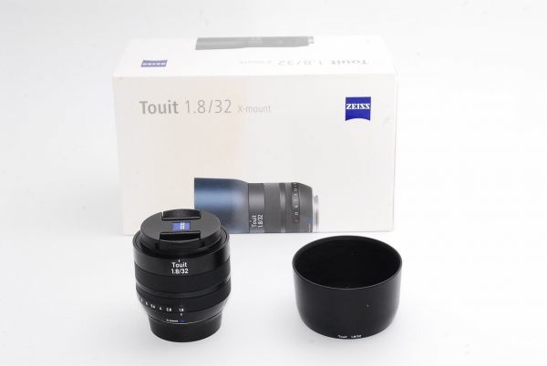 新品級】カールツァイス Carl Zeiss 単焦点レンズ Touit 1.8/32 X
