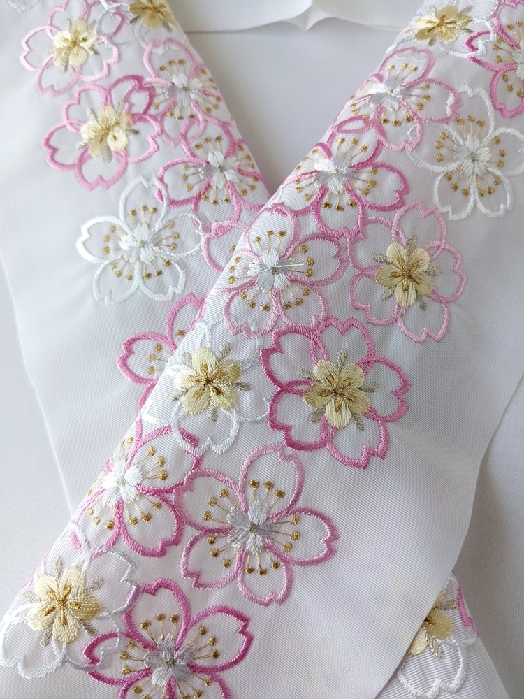 洗える刺繍半衿　高級タイプ　桜柄　白/桃/金　半襟