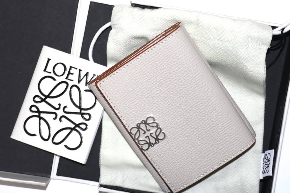 未使用品】LOEWE アナグラム アナグラムトライフォールドウォレット