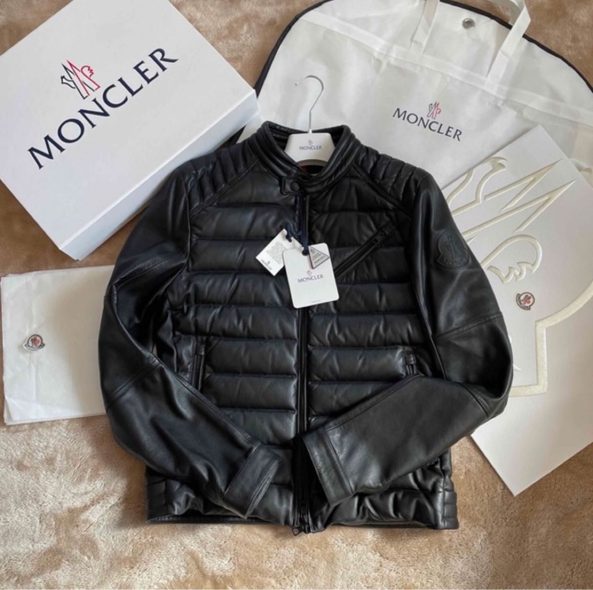 モンクレール　MONCLER レザーライダースジャケット　ダウン