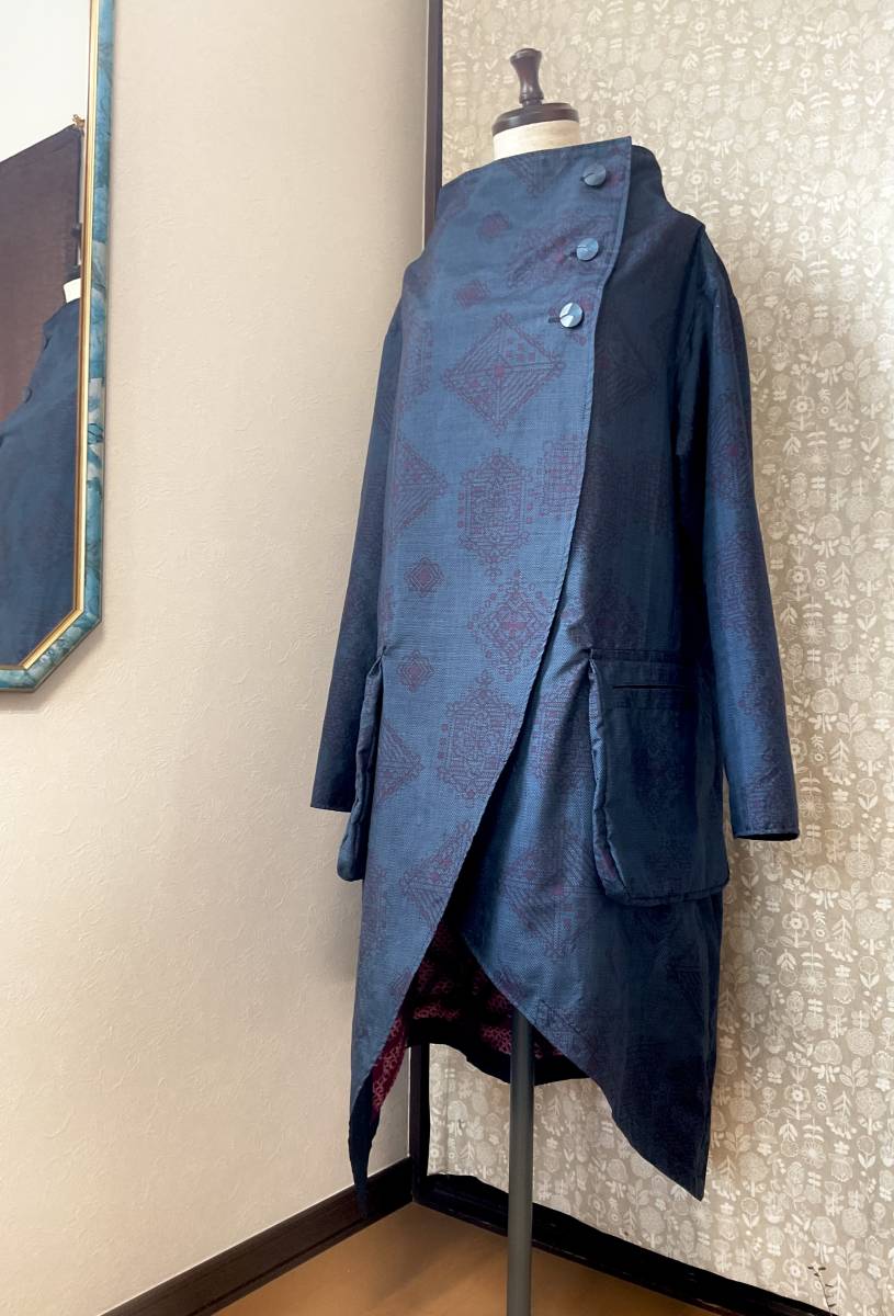 . collar. coat total reverse side attaching geometrical pattern . mountain Ooshima silk navy blue kimono remake 