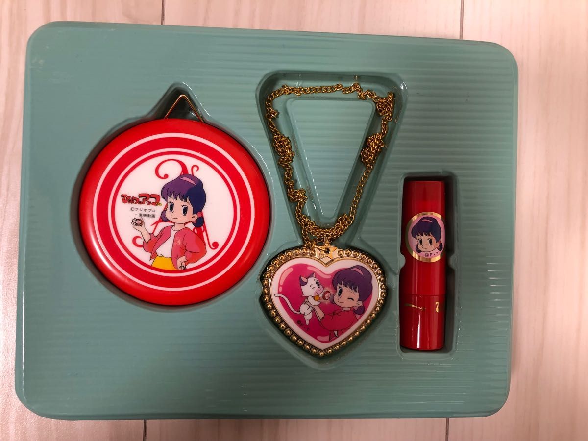 昭和レトロ ひみつのアッコちゃん お化粧セット コンパクト 昭和レトロ ひみつのアッコちゃん お化粧セット コンパクト
