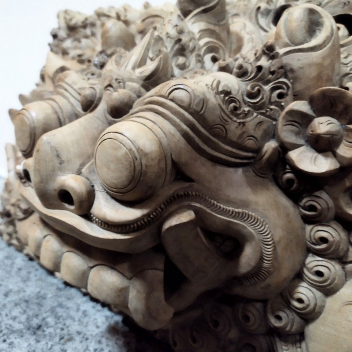 一枚板 木彫 バロン神 バリ島 アジア工芸品 壁掛け 置物 魔除け 一枚板 木彫 バロン神 バリ島 アジア工芸品 壁掛け 置物 魔除け
