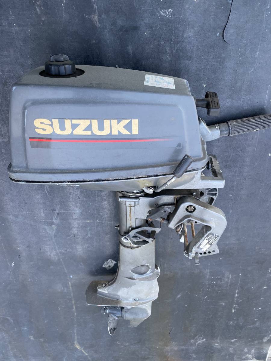 動作未確認ジャンク 船外機 4馬力 スズキ DT4 小型船舶用 エンジン ボート SUZUKI　_画像1