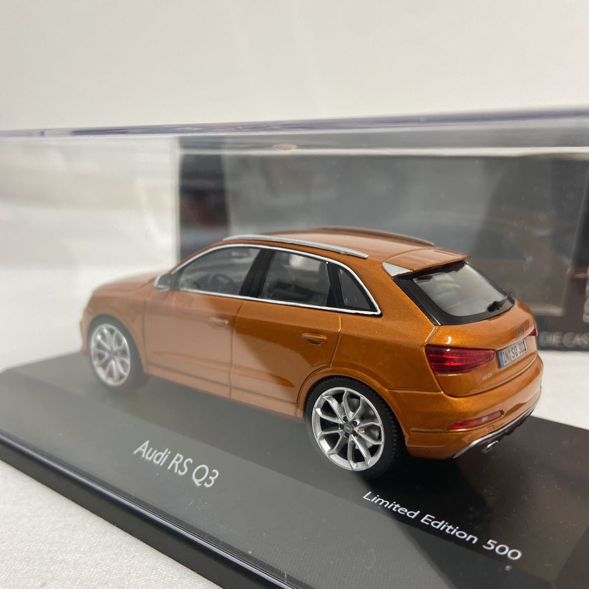 Schuco Limited Edition 1/43 Audi RS Q3 samoa orange シュコー アウディ サモアオレンジ 限定 ミニカー モデルカー_画像9