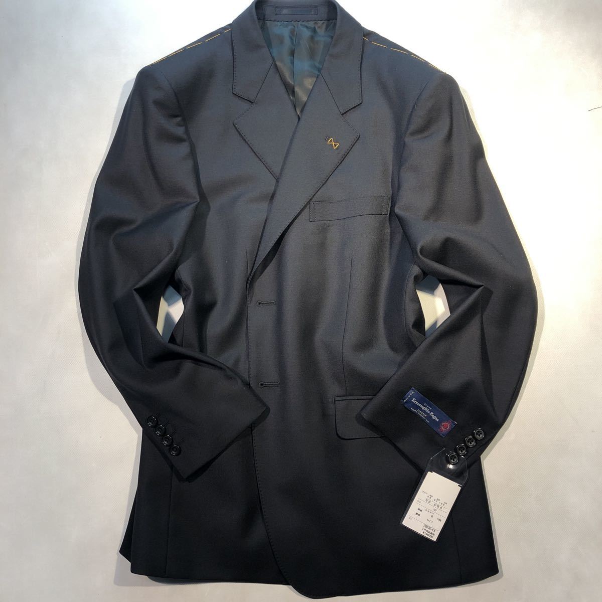 新品 定価189,000円【エルメネジルド・ゼニア】Ermenegildo Zegna サイズBB4 M 2Bシングルスーツ 鉄紺 本台場仕立て 総裏サイドベンツ_画像2