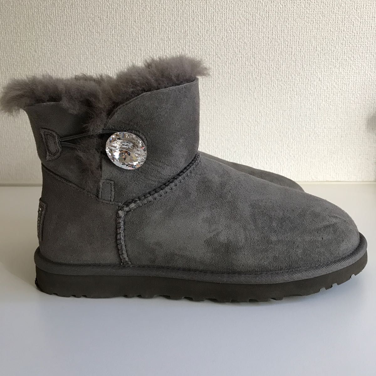 【美品】UGG ブーツ スワロフスキー付き 23cm アグ グレー 即購入OK ムートンブーツ