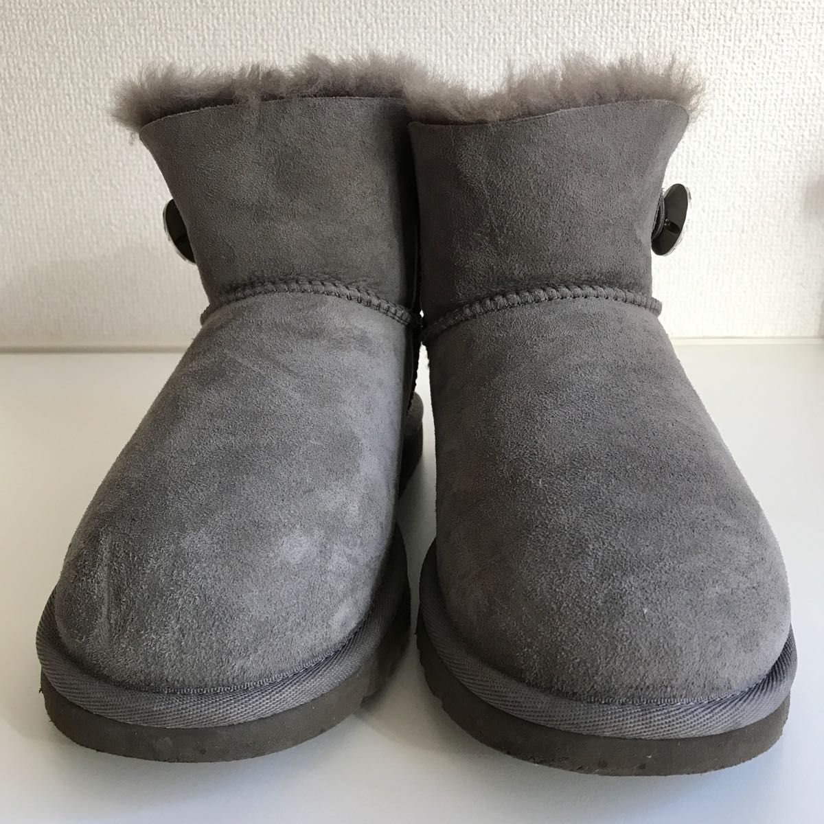 【美品】UGG ブーツ スワロフスキー付き 23cm アグ グレー 即購入OK ムートンブーツ