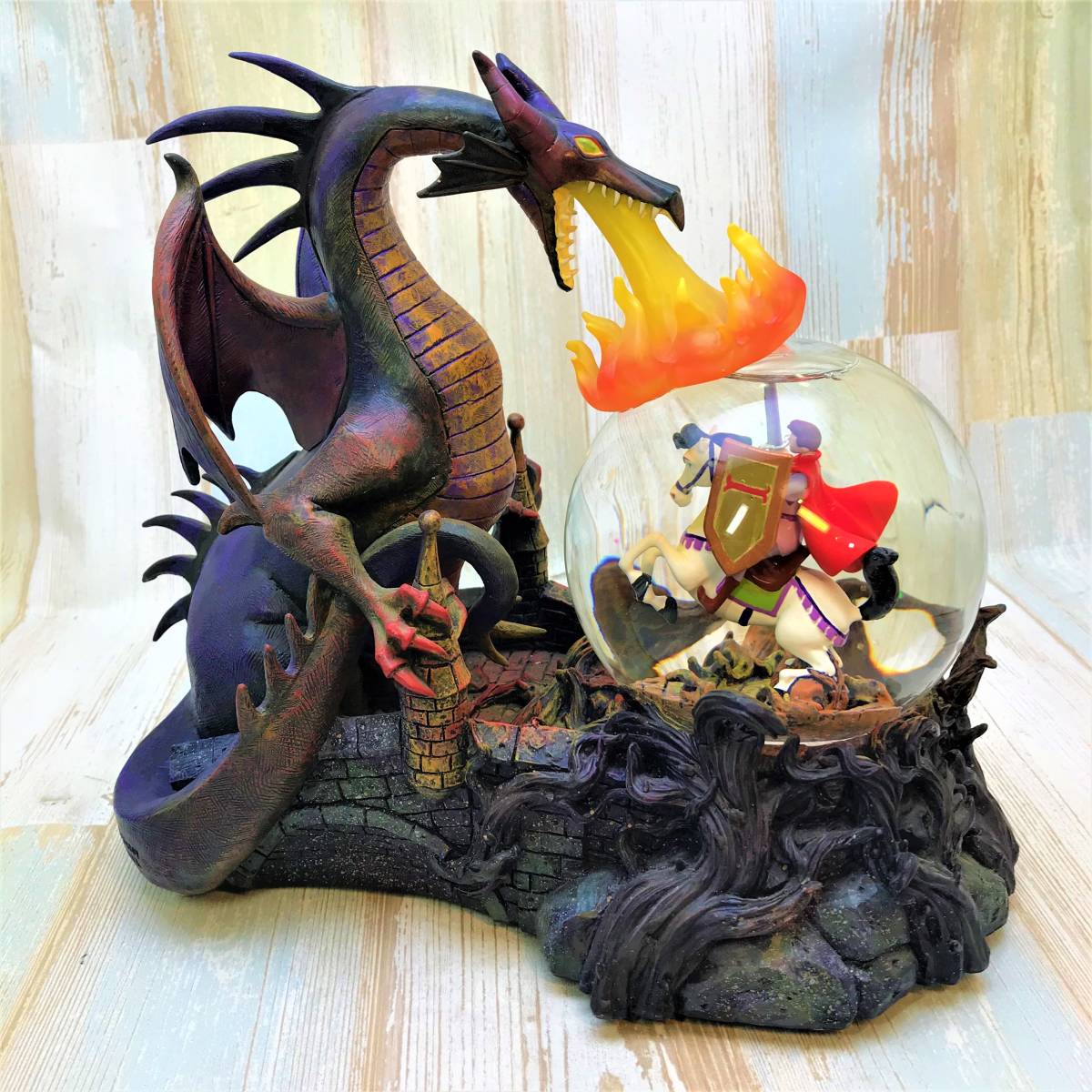 眠れる森の美女 ディズニー 激レア☆マレフィセント 眠れる森の美女 ヴィランズ キャッスル Maleficent ☆ フィギュア 置物 レア ダメ-ジ
