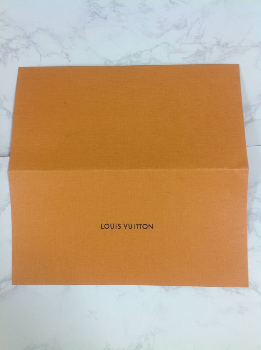 【ルイヴィトン】Louis Vuitton の紙ケース 一度使用の新中古_表面