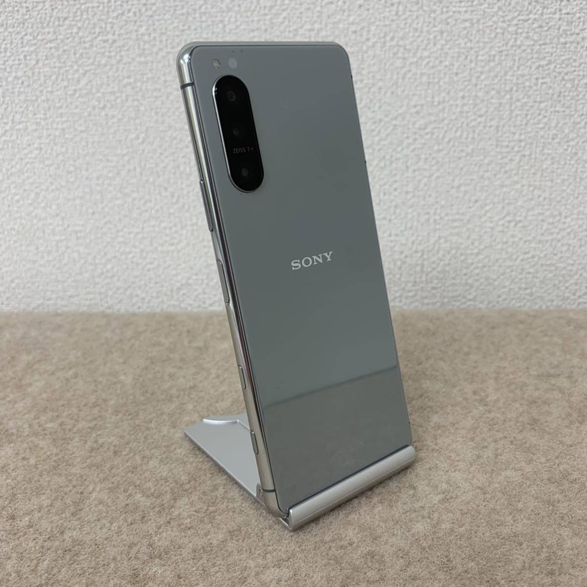 大人気新作 【超美品】Xperia 5 II グレー SOG02 SIMロック解除済 30