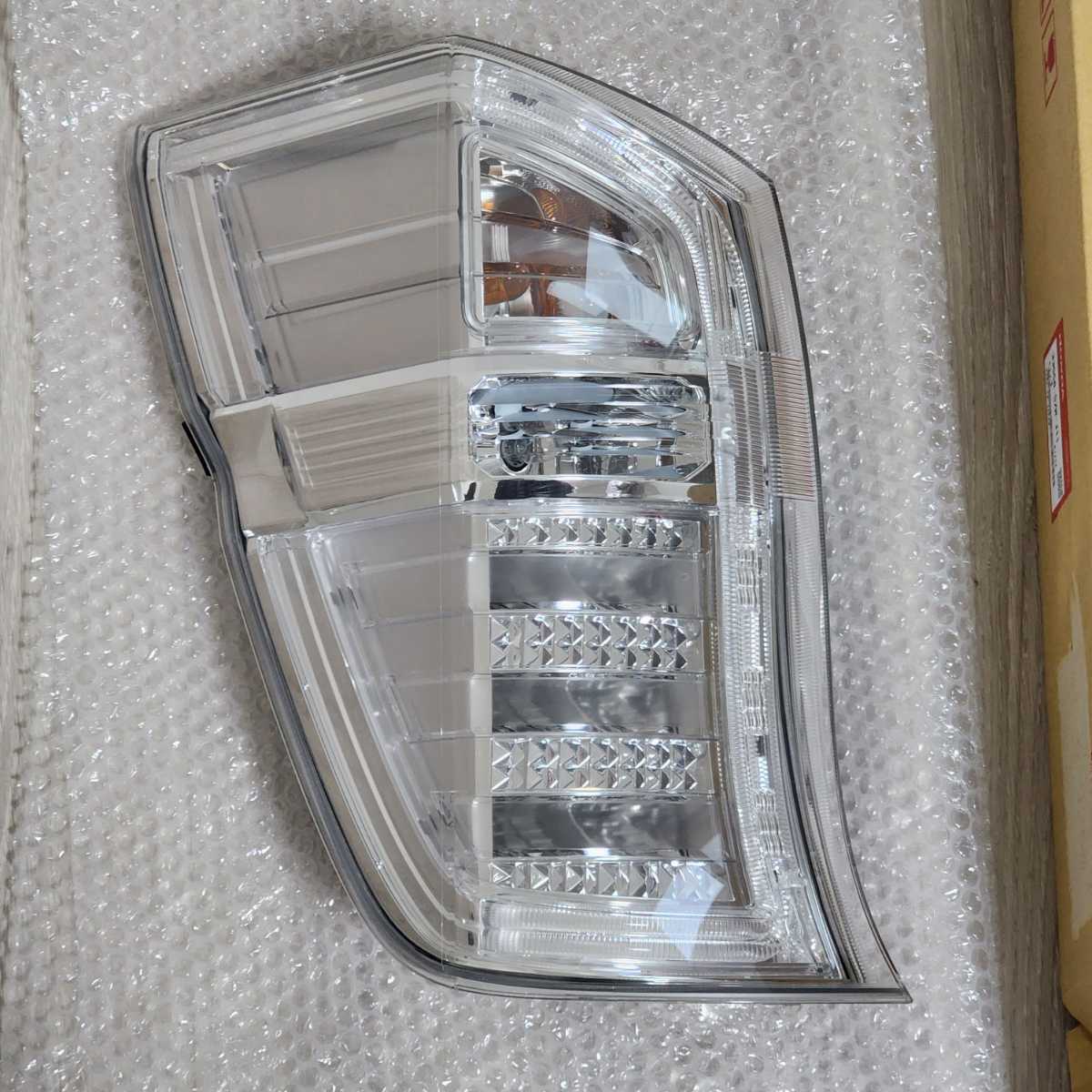 愛用 ホンダ ステップワゴン RK - 1 後期純正LEDテールランプ 後期
