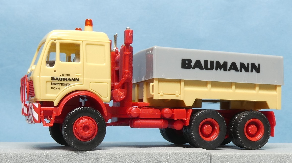 宅急便コンパクト発送 1/87 Herpa 811545 MB 3850 重トラクター BAUMANN 中古・現状・1輌_画像1