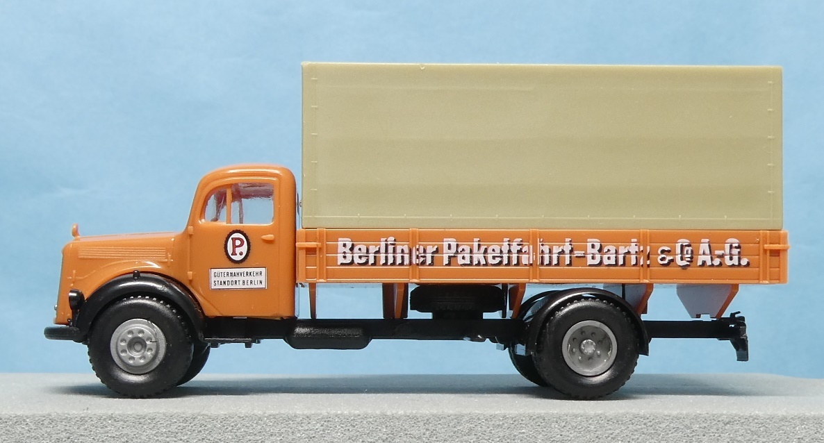 宅急便コンパクト発送 BREKINA 4016 MB L 311 幌付トラック4輪 Berliner Packetfahrt Bartz & CO 中古・現状・1輌_画像2