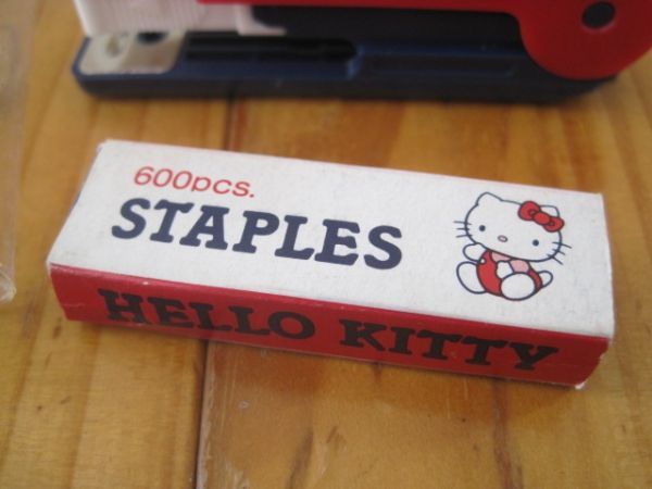 送料無料 ハローキティ ホチキス ステープラー 日本製 サンリオ 昭和レトロ文具 Hello Kitty 1976.1986 SANRIO made in Japan_画像2