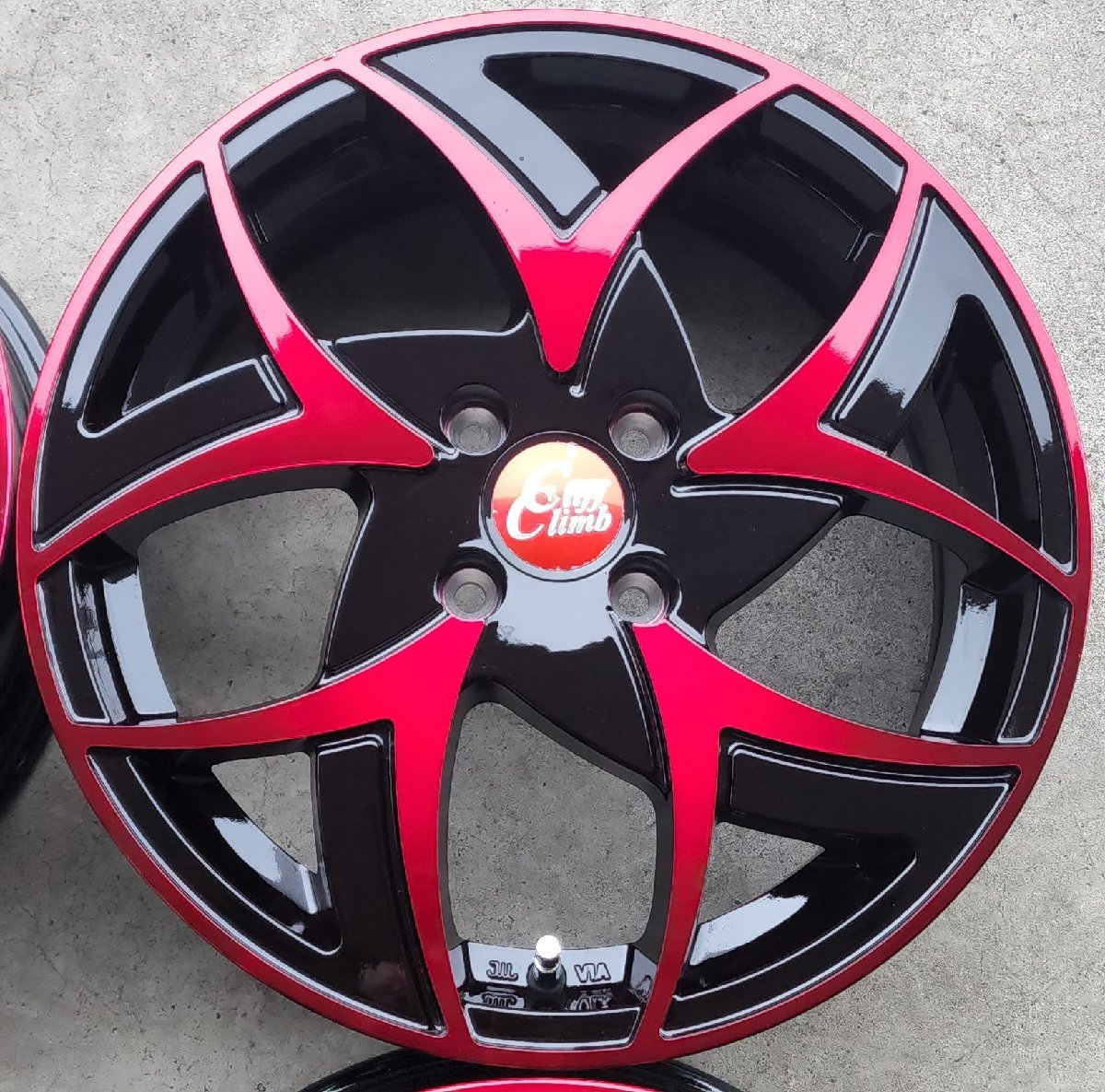 本物品質の 高崎中居店 限定1台 アウトレットホイール 新品タイヤ4本