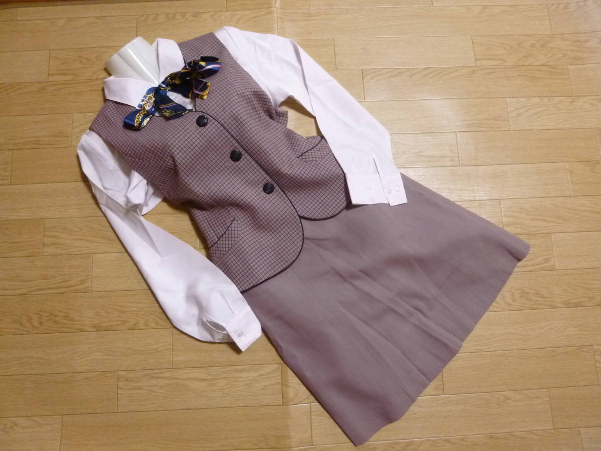 レビュー高評価のおせち贈り物 働く女性 デパートガール(受付嬢)制服