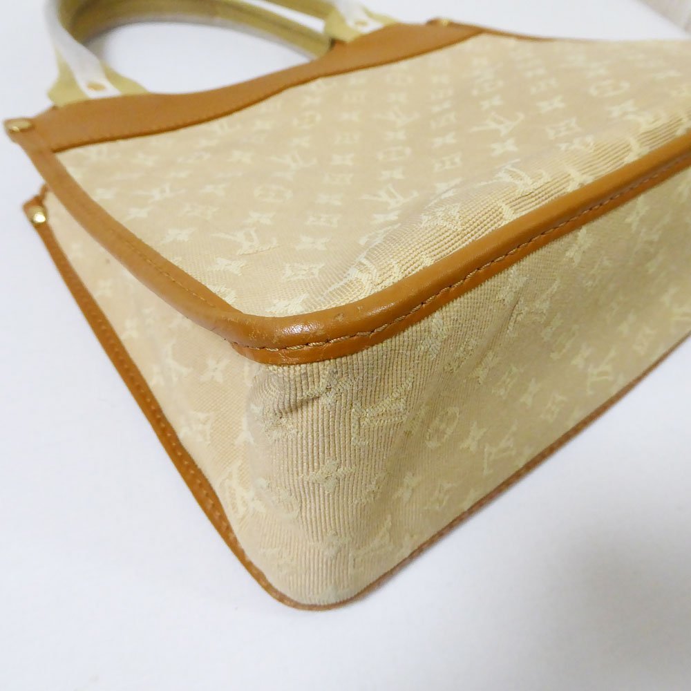 ルイヴィトン(Louis Vuitton)モノグラムミニ サックキャトリーン