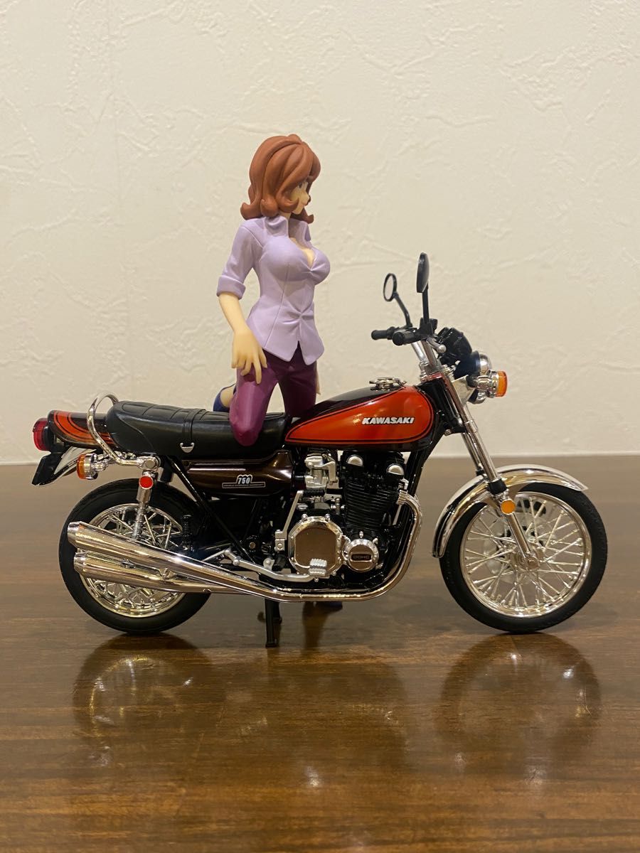 アオシマ 1/12 カワサキ Z750RS Z2 ルパン三世 峰不二子 アオシマ 1/12 カワサキ Z750RS Z2 ルパン三世 峰不二子