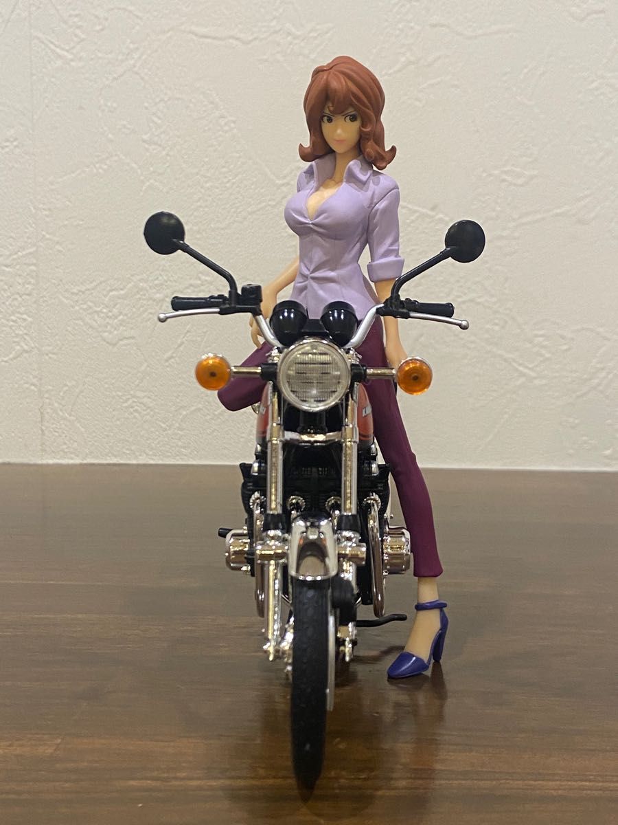 アオシマ 1/12 カワサキ Z750RS Z2 ルパン三世 峰不二子 アオシマ 1/12 カワサキ Z750RS Z2 ルパン三世 峰不二子
