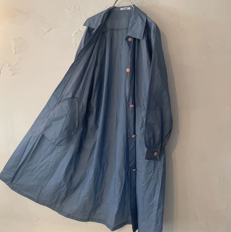  Vintage nylon turn-down collar coat 2 thin back tuck long coat shop coat plain light blue b LOOPER pull lady's old clothes 