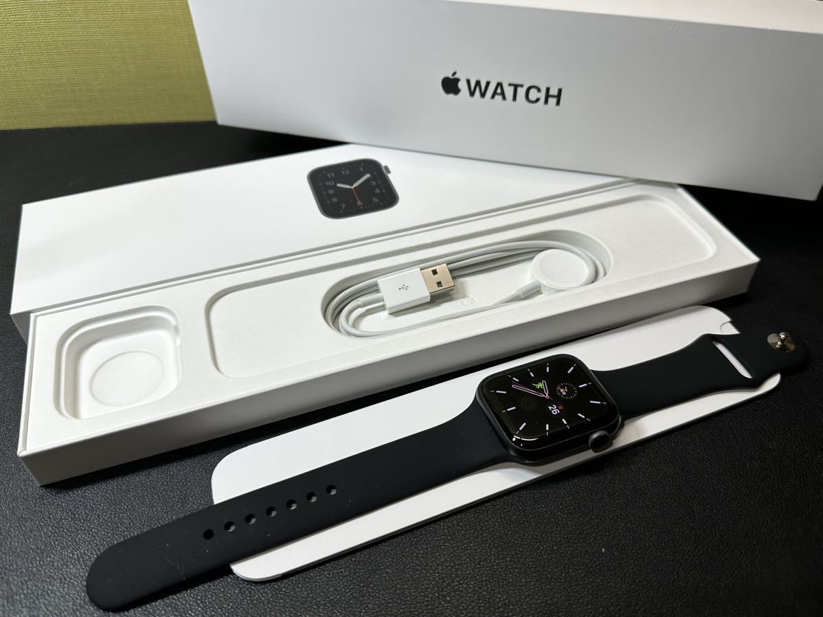 ☆即決 美品 バッテリー97% Apple Watch SE 44mm スペースグレイアルミニウム アップルウォッチ GPSモデル 419