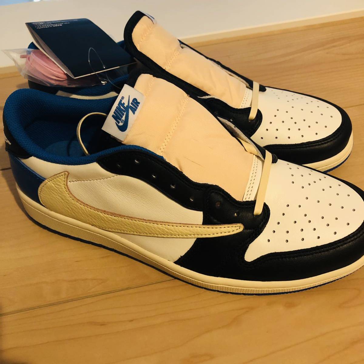 新品未使用 ナイキ トラヴィス フラグメント NIKE エア ジョーダン 1