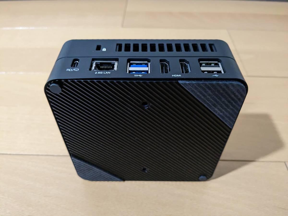 Minisforum UM560 Ryzen 5625U/16GBメモリ/512GB SSD Minisforum UM560 Ryzen 5625U/16GBメモリ/512GB SSD