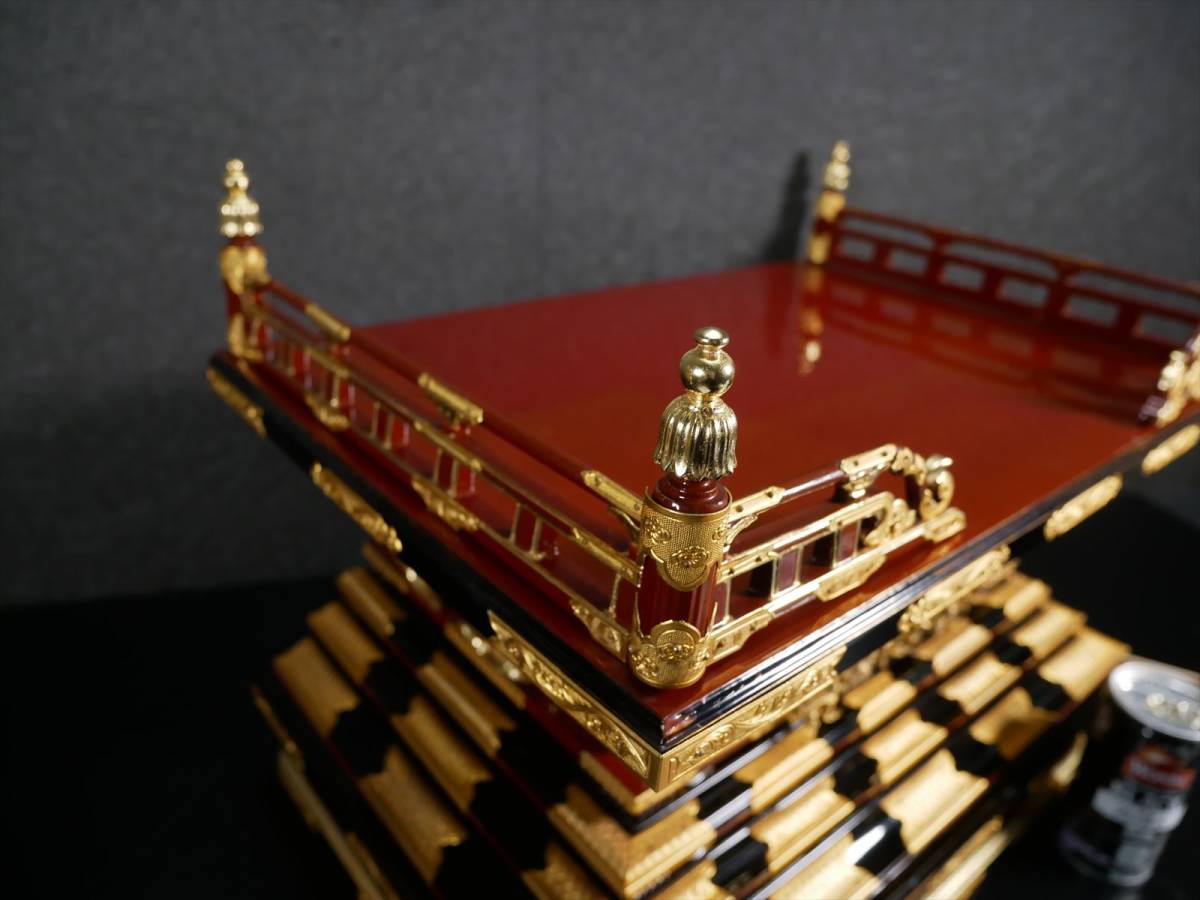 収集品 須弥壇 木製本金箔 金具付き高さ33㎝ 幅45.5㎝ 奥30.5㎝(TS W
