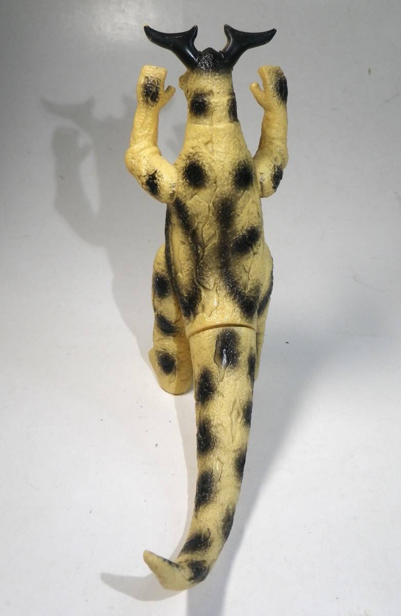 高質 中古 バンダイ ウルトラ怪獣シリーズ シルバゴン ウルトラマン