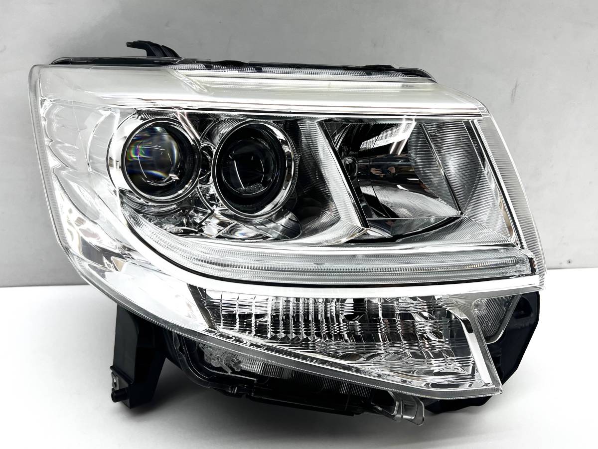 未使用 純正LEDフォグランプ ASSY前期 タントカスタム専用 LA600S 最安