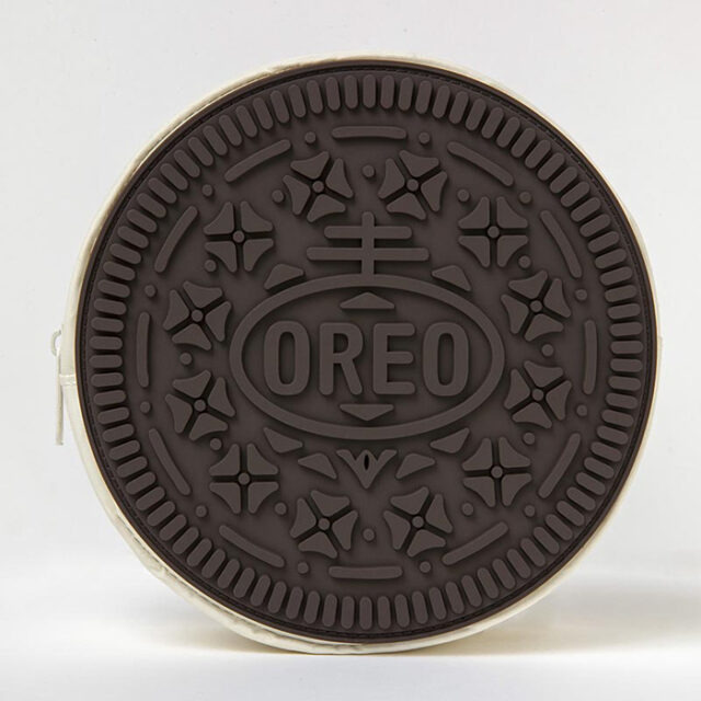 オレオ OREO クッキー型 ポーチ シリコン素材 かわいいポーチ 本物みたい 美味しそうなポーチ_画像2