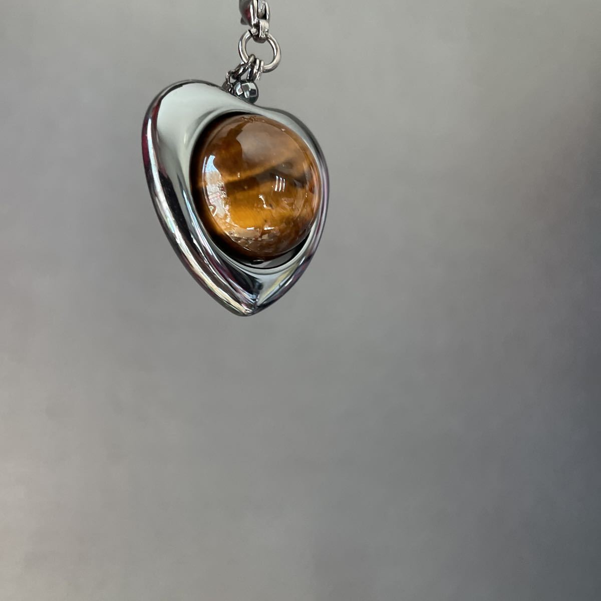 . eyes Tiger I 22 millimeter . Heart hema tight. strap # pendant top # charm 