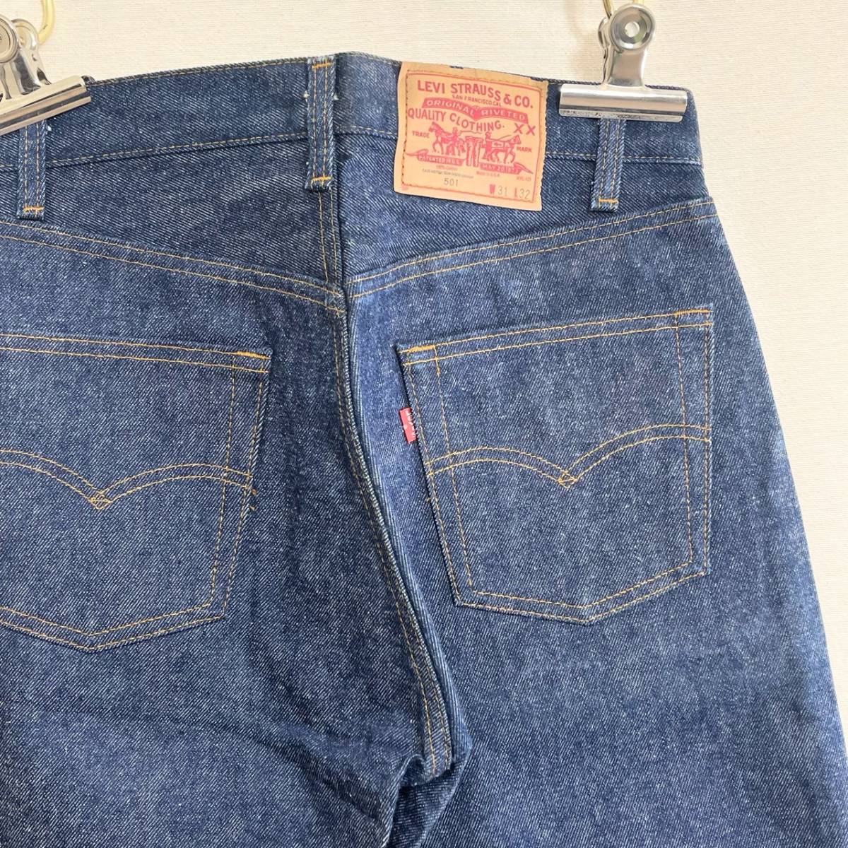 希少《 Dead Stock / 内股シングル / W31 L32 》80s デッド【 Levis 501 ビンテージ デニム ジーンズ アメリカ製 】