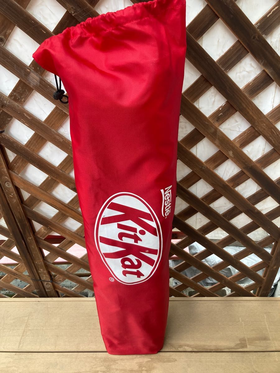 Nestle KitKat 赤いクッション 非売品 レアもの(ダイカット Nestle KitKat 赤いクッション 非売品 レアもの(ダイカット