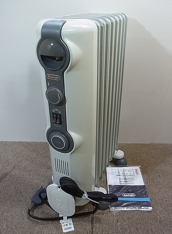 【NG123】美品 DeLonghi デロンギ オイルヒーター with Pet RHJ11G0812-DG 8畳～10畳 4層プロテクションコード 暖房器具 _画像1