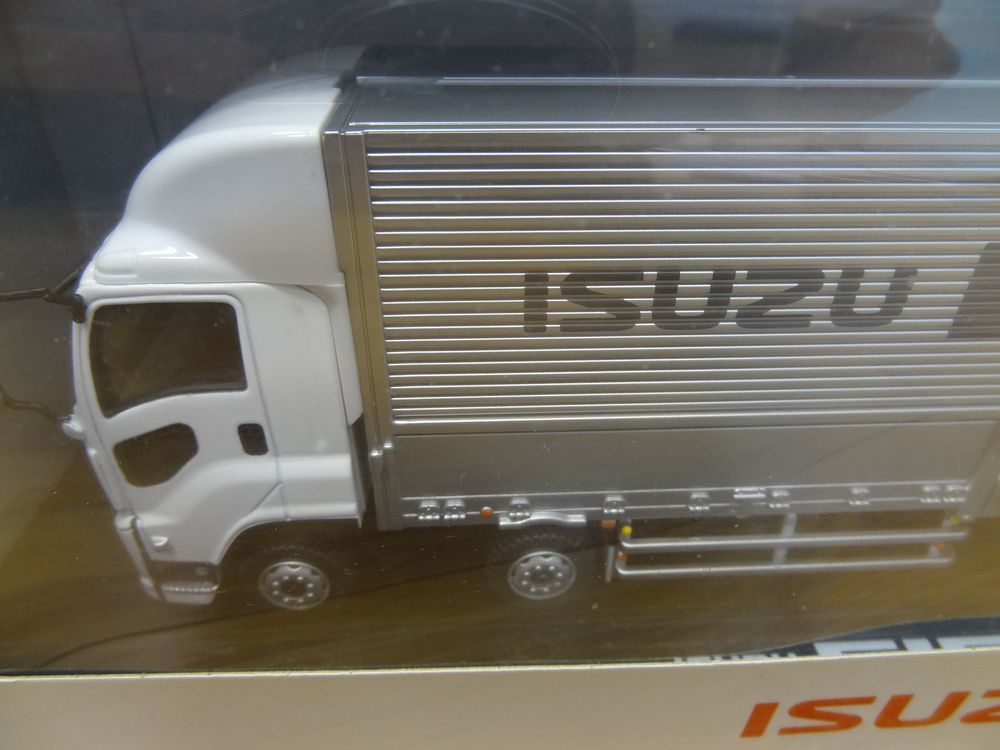 未開封品 ミニカー 1/43 ISUZU GiGA いすゞ ギガ トラック