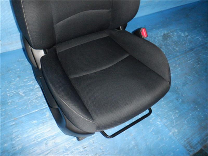  Mazda original MAZDA2 { DJLAS } driver's seat P10700-23001832