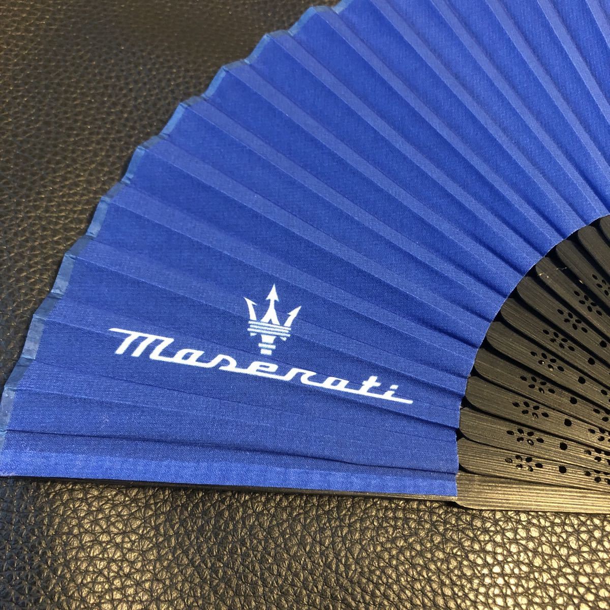 箱付き未使用★MASERATI マセラティ 　オリジナル 扇子 　純正　ノベルティ★正規品_画像3