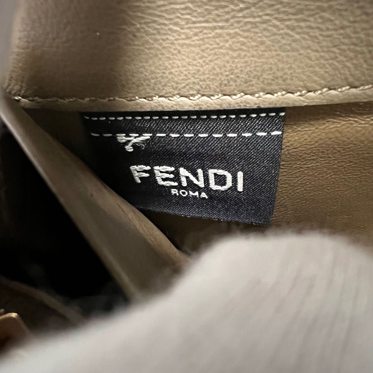 美品 フェンディ ピーカブー コンチネンタルウォレット 長財布 レザー ピンク 1