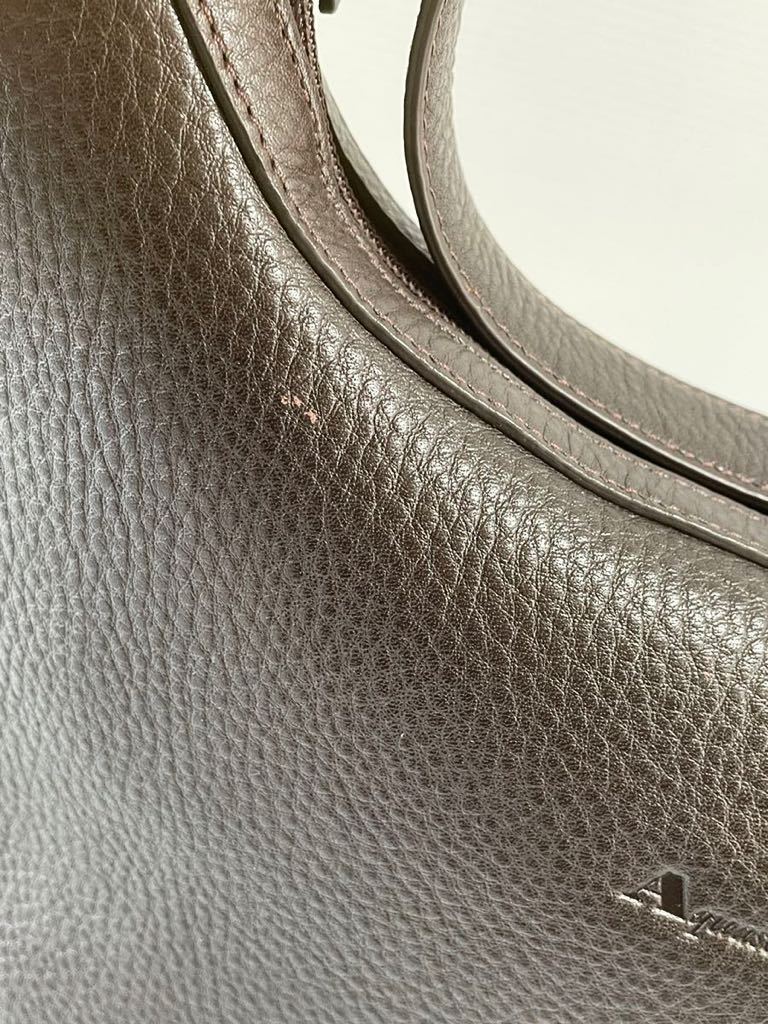 A016# unused Aquascutum one shoulder Brown original leather inside part check pattern 