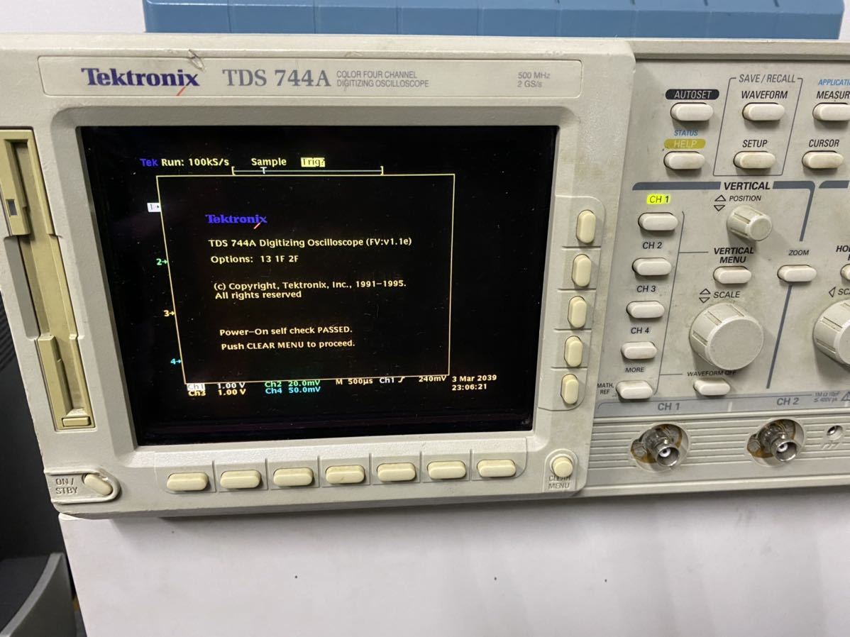 Yahoo!オークション - Tektronix TDS 744A 4ch オシロスコープ Yahoo!オークション - Tektronix TDS 744A 4ch オシロスコープ