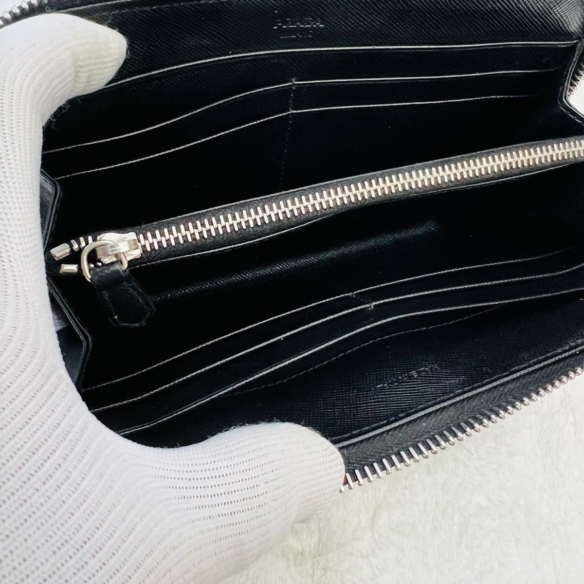 極美品】PRADA プラダ サフィアーノレザー ラウンドファスナー 長財布