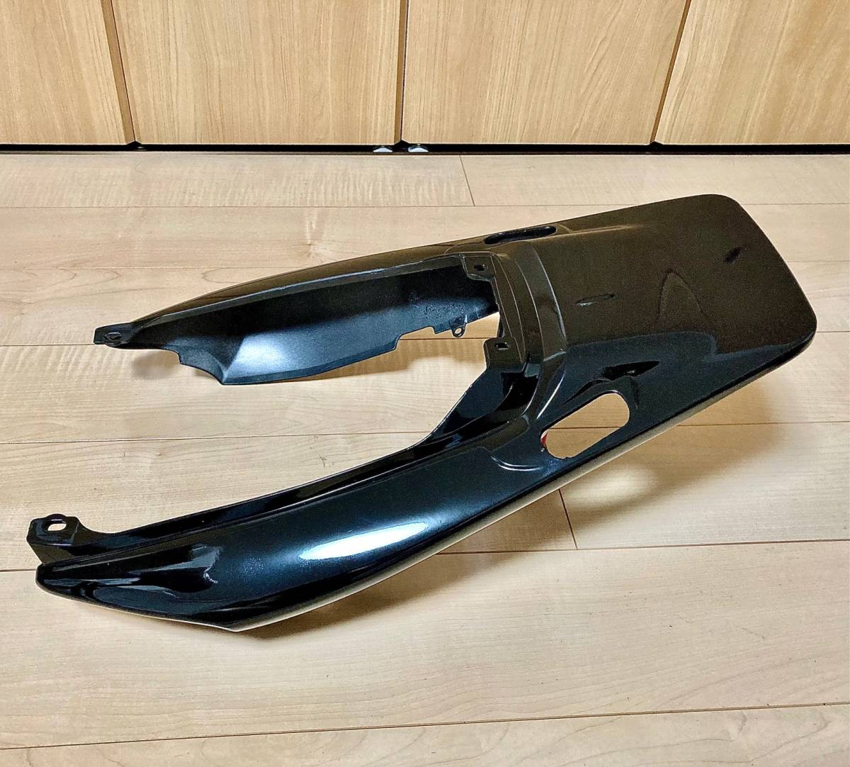 CB400SF 新品 ブラック リアカウル NC42 NC39 スペック3 光沢 CB400SF 新品 ブラック リアカウル NC42 NC39 スペック3 光沢